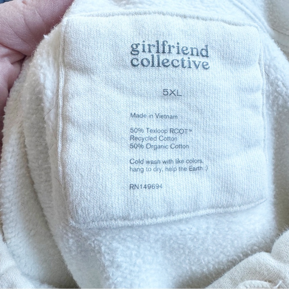 Girlfriend Collective 50/50 Classic Hoodie - Picture 9 of 9